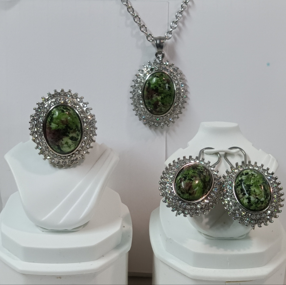 Vintage fashion jewelry set